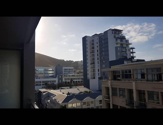0.5 BEDROOM APARTMENT RENTED IN CAPE TOWN CITY CENTRE